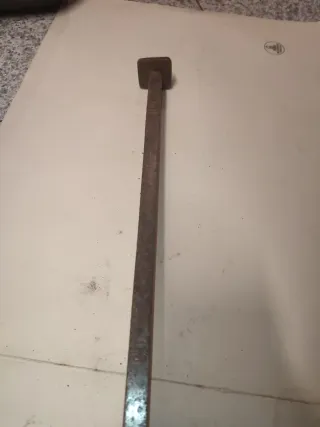 Báscula romana antigua de hierro peso max 100 kg