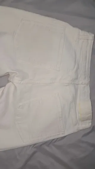 Pantalón de hombre, Bershka.