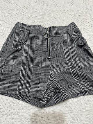 Shorts de mujer a cuadros grises