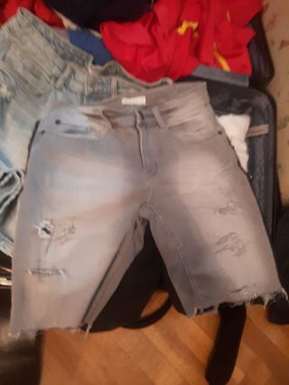 Pantalón vaquero corto Bershka T38