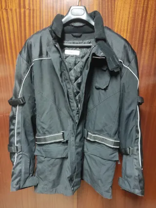Chaqueta de moto negra