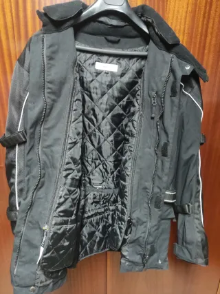 Chaqueta de moto negra