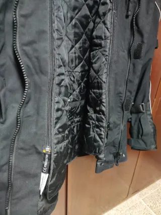 Chaqueta de moto negra