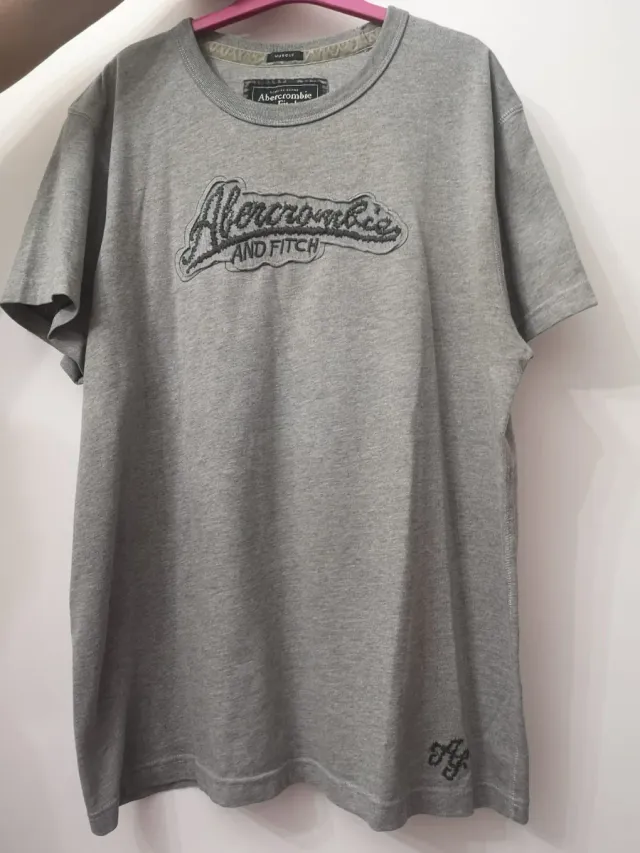 Camiseta Abercrombie & Fitch Gris