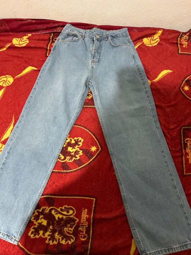 Vaqueros anchos azul claro