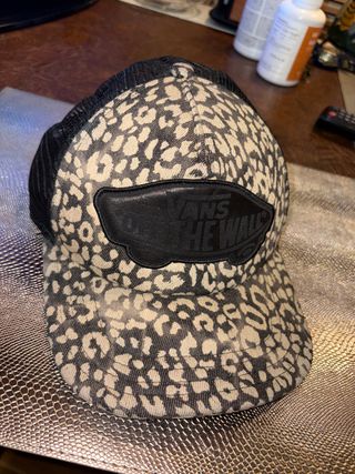 Gorra Vans Leopardo Beige y Negro