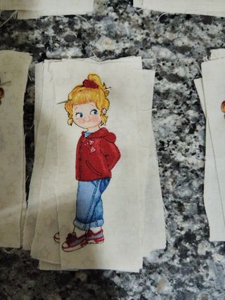 Muñecos recortables tela niño y niña. Unas 50 unid