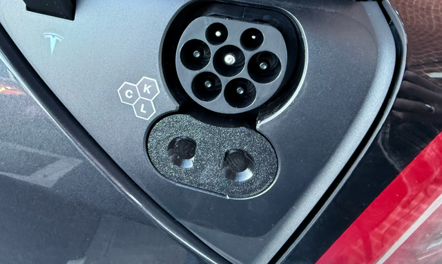 Cubierta CCS Tesla Model 3/Y