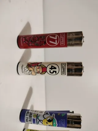 Pack 39 • 4 Accendini Clipper