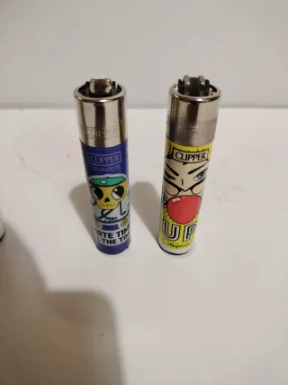 Pack 39 • 4 Accendini Clipper