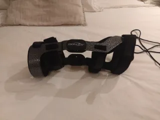 Rodillera derecha talla M Donjoy Armor LCA Menisco