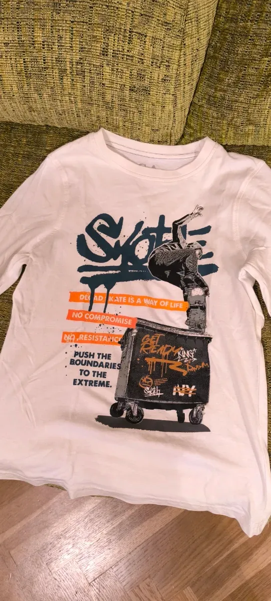 2 camisetas manga larga.C&A Talla 7-8, 122-128 cm.