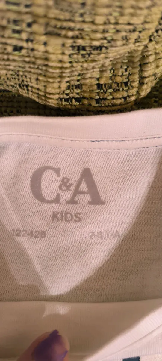 2 camisetas manga larga.C&A Talla 7-8, 122-128 cm.