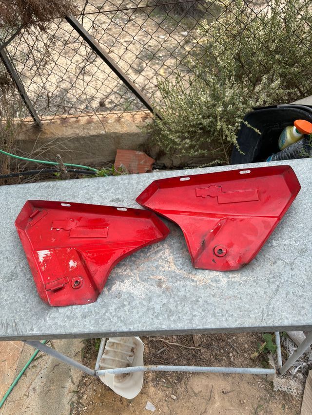 Tapas Laterales Derbi 2002 Rojas