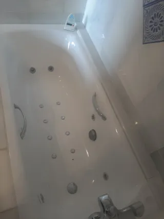 Bañera Hidromasaje Jacuzzi Blanca. 75x170