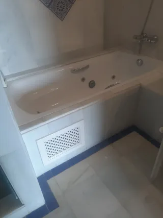 Bañera Hidromasaje Jacuzzi Blanca. 75x170