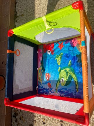 Parque infantil y cuna de viaje