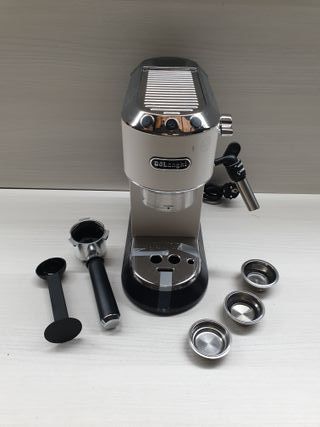 Macchina da caffè DeLonghi Dedica Style