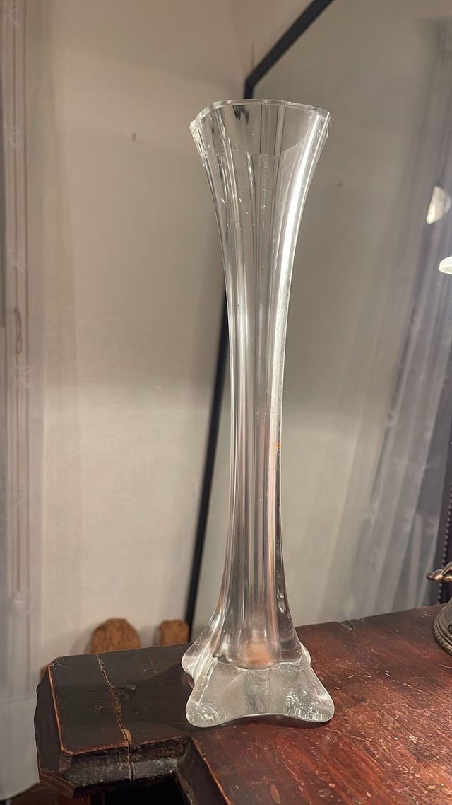 Jarrón de cristal transparente