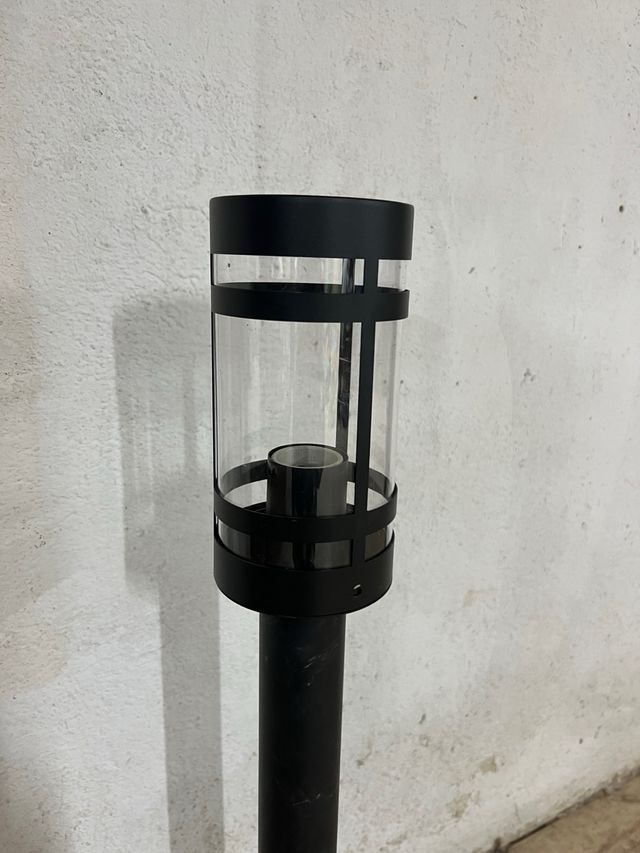 Farolillos de jardín negros