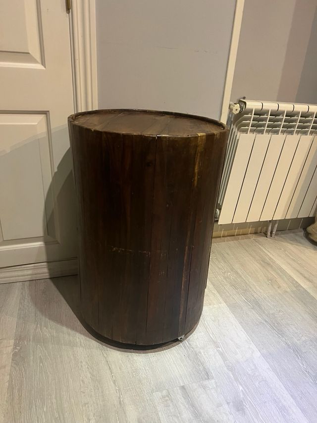 Mueble Bar con forma de Tronco de Madera