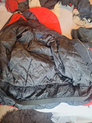 Chaqueta de esquí Schoffel roja y negra