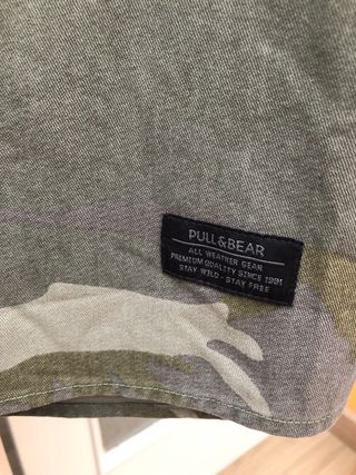 Camisa Pull&Bear Camuflaje Talla M