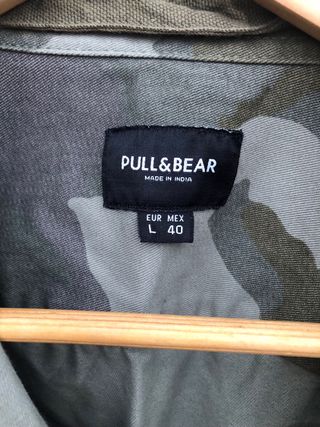 Camisa Pull&Bear Camuflaje Talla M