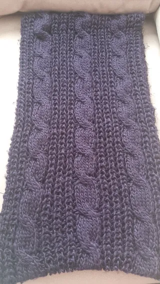 Cuello de lana morado. Bufanda