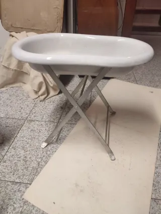 Bidé bañera esmaltada antigua con soporte plegable