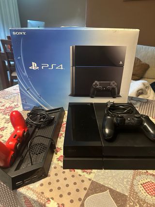 Consola PS4 + 2 Mandos + Soporte