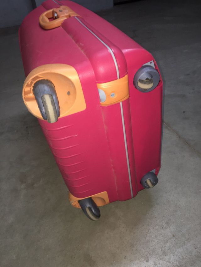 Maleta de viaje roja 33 kg
