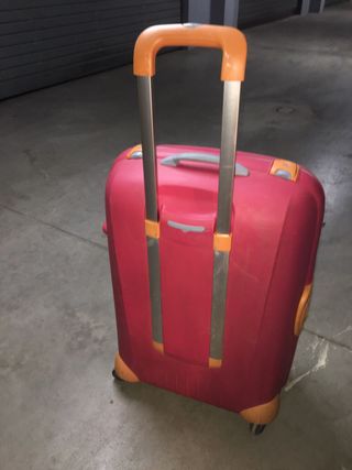Maleta de viaje roja 33 kg