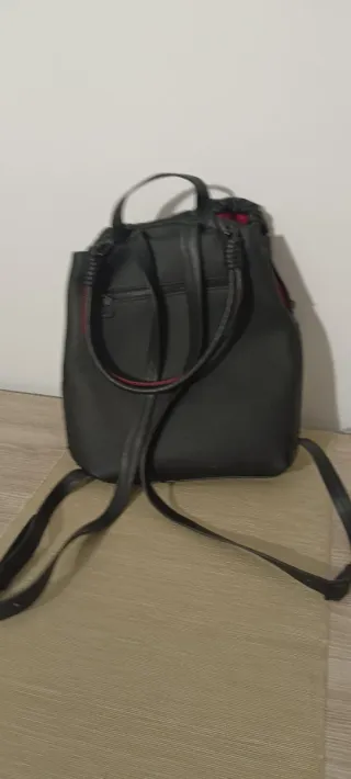 Mochila Desigual Piel Negra y Roja
