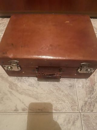 Maleta Marrón Vintage Adorno Sin Llave