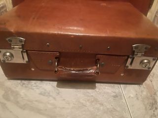 Maleta Marrón Vintage Adorno Sin Llave