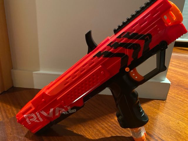 Pistola Nerf Rival Juguete Rojo Bolas Amarillas