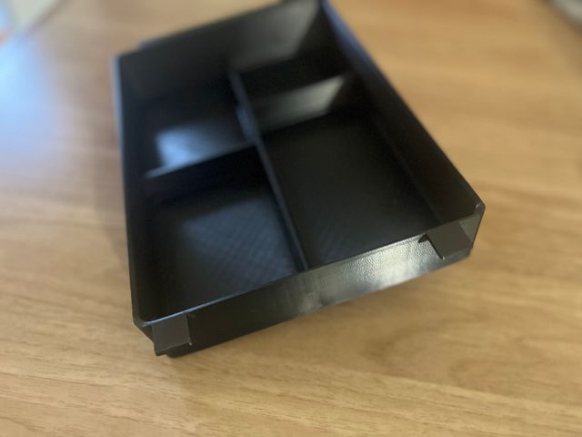 Bandeja consola central Omoda 9