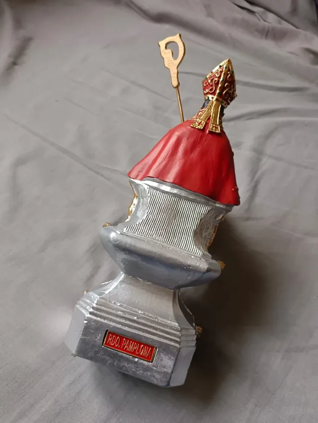 Figura San Fermín con báculo y mitra