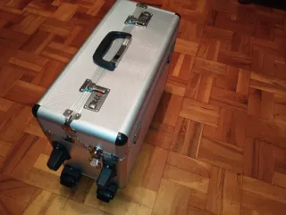 Maletín carrito con ruedas y candado