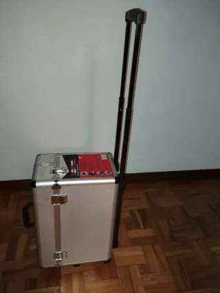 Maletín carrito con ruedas y candado