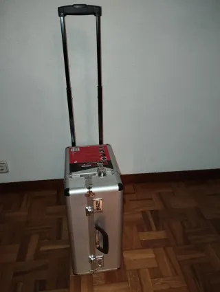 Maletín carrito con ruedas y candado