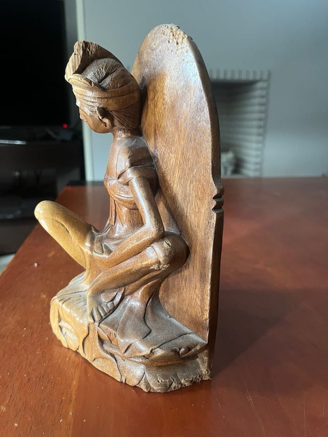 Estatuilla Tailandia Diosa Madera