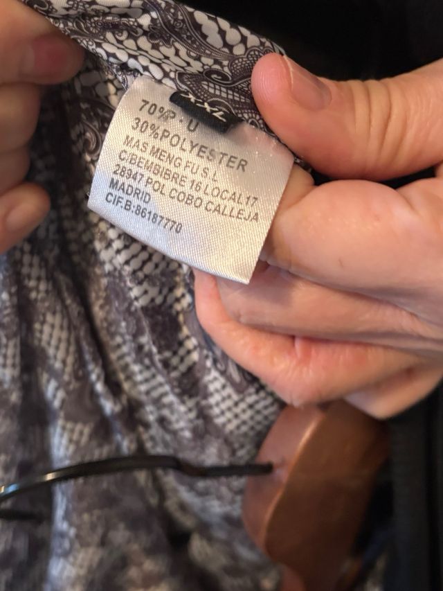 Elegante cazadora negra