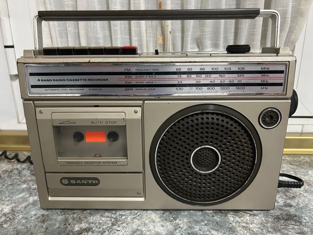 Radio Cassette Sanyo 4 Bandas M2555-2K
