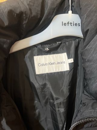 Chaqueta Calvin Klein Negra con Cinturón