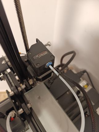 Impresora 3D Ender-3 V2 – Creality + Filamentos