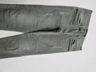 Pantalón vaquero verde tiro bajo