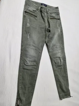 Pantalón vaquero verde tiro bajo