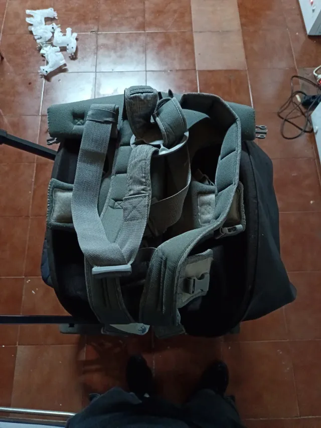 Mochila portabebés Jane gris